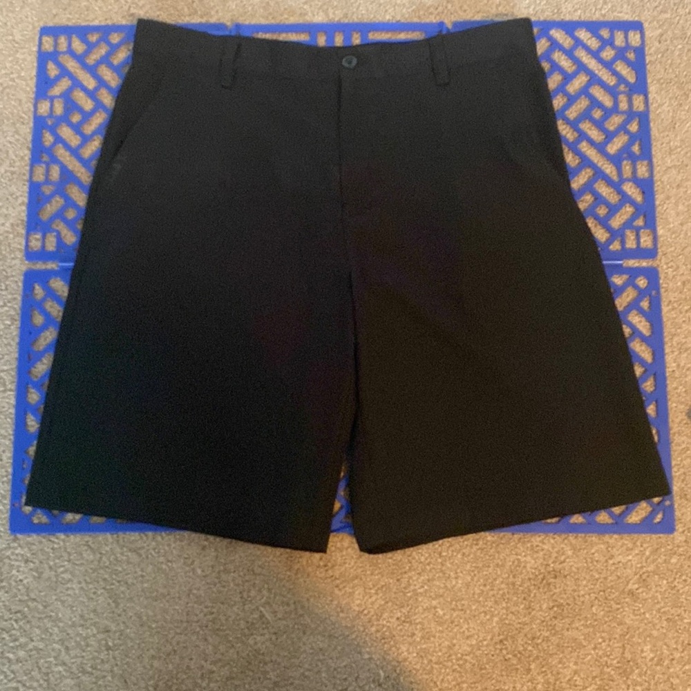 Mens Izod Black Golf Shorts Size 34